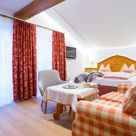 & Residenz Chesa Rosa Hotel